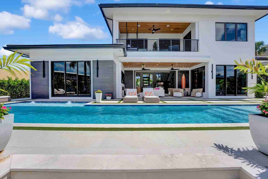 Unveiling the Luxury Waterfront Gem of Boca Raton — 4-bed, 4.5-bath custom waterfront home by Beachfront Builders (photo 4 of 41)