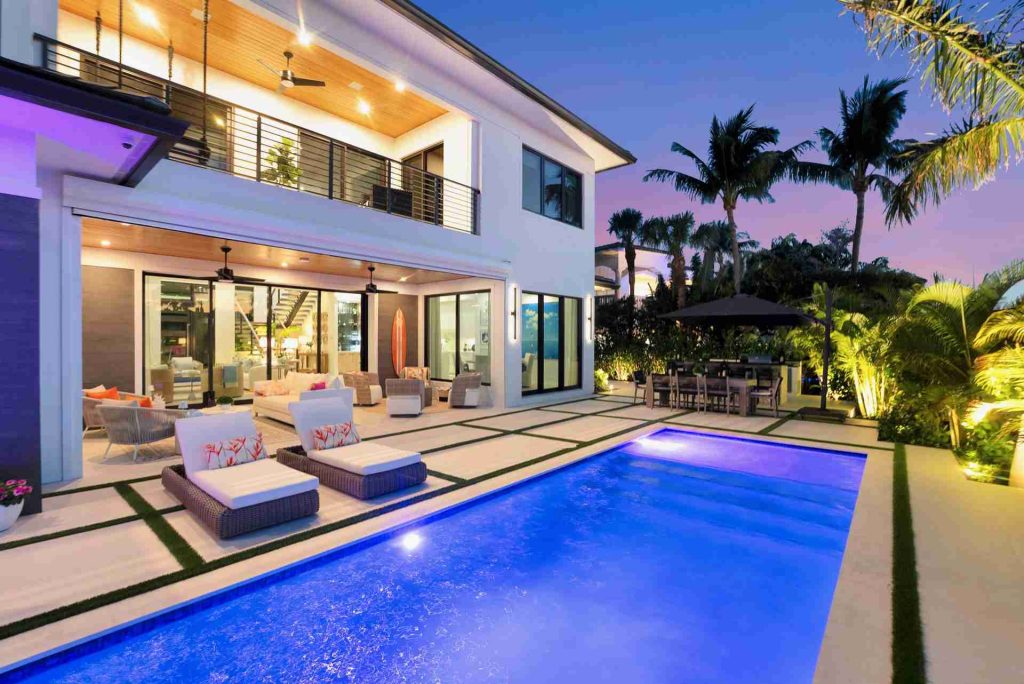 Unveiling the Luxury Waterfront Gem of Boca Raton — 4-bed, 4.5-bath custom waterfront home by Beachfront Builders (photo 13 of 41)