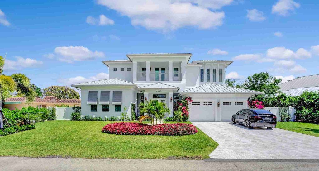 Spanish Tr, Delray Beach — 4-bed, 3.5-bath custom waterfront home by Beachfront Builders (photo 9 of 9)