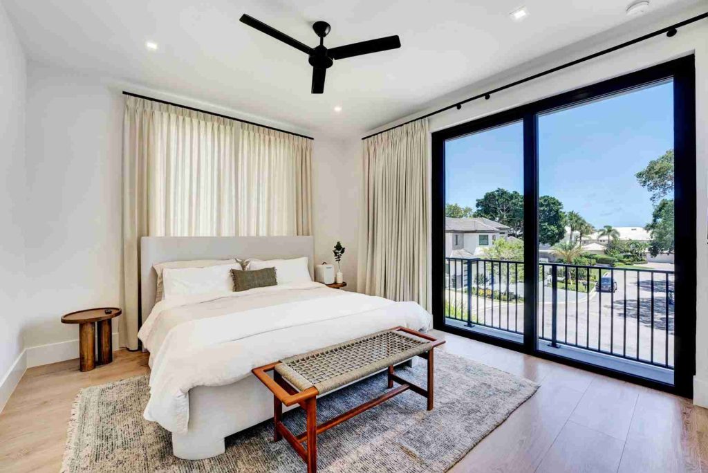 The Luxurious Lifestyle Beckons: New-Construction Paradise in Boca Marina Yacht Club, Boca Raton — 4-bed, 4.5-bath custom waterfront home by Beachfront Builders (photo 36 of 54)