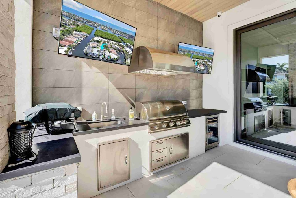 The Luxurious Lifestyle Beckons: New-Construction Paradise in Boca Marina Yacht Club, Boca Raton — 4-bed, 4.5-bath custom waterfront home by Beachfront Builders (photo 14 of 54)