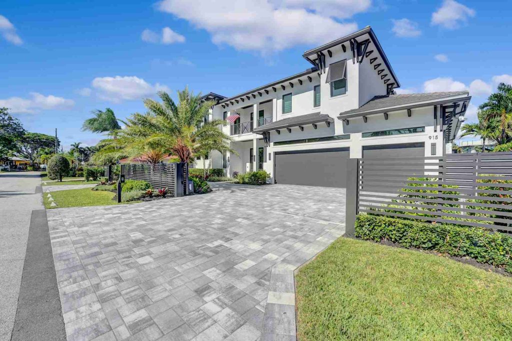 Bolender Dr. Tropic Isles, Delray Beach — 5-bed, 6.5-bath custom home by Beachfront Builders (photo 12 of 27)