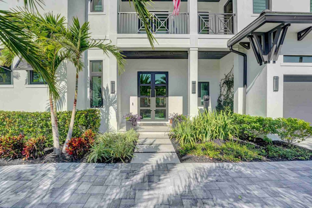 Bolender Dr. Tropic Isles, Delray Beach — 5-bed, 6.5-bath custom home by Beachfront Builders (photo 10 of 27)
