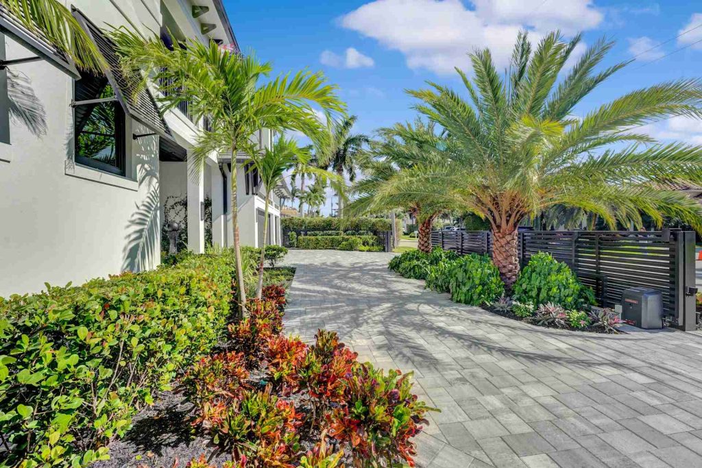 Bolender Dr. Tropic Isles, Delray Beach — 5-bed, 6.5-bath custom home by Beachfront Builders (photo 4 of 27)
