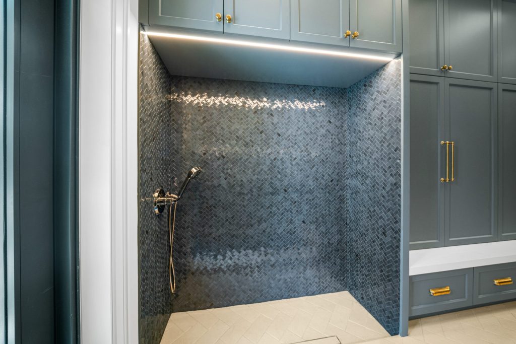 4 Beachway North, Ocean Ridge — 7-bed, 7.5-bath custom home by Beachfront Builders (photo 28 of 87)