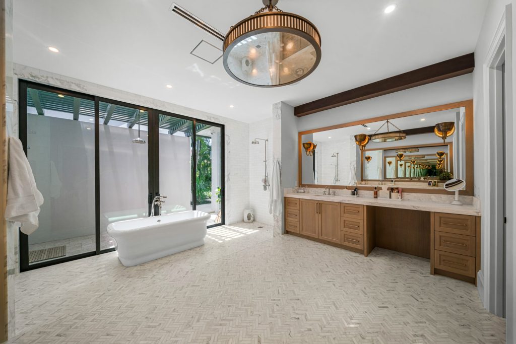 4 Beachway North, Ocean Ridge — 7-bed, 7.5-bath custom home by Beachfront Builders (photo 30 of 87)