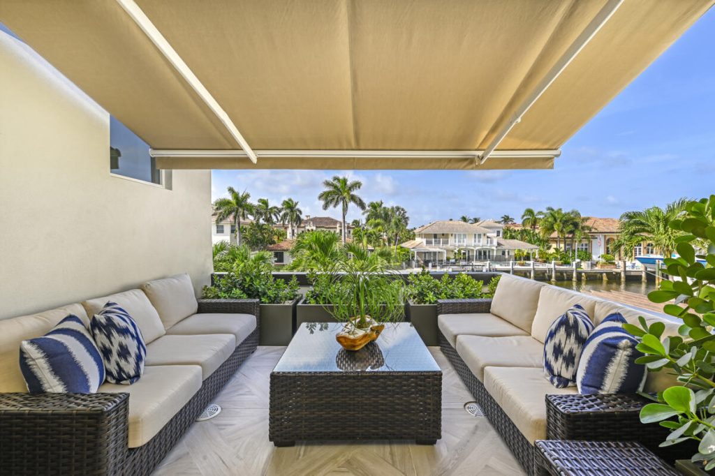 Waterfront New Build: Tropic Isle — image 2