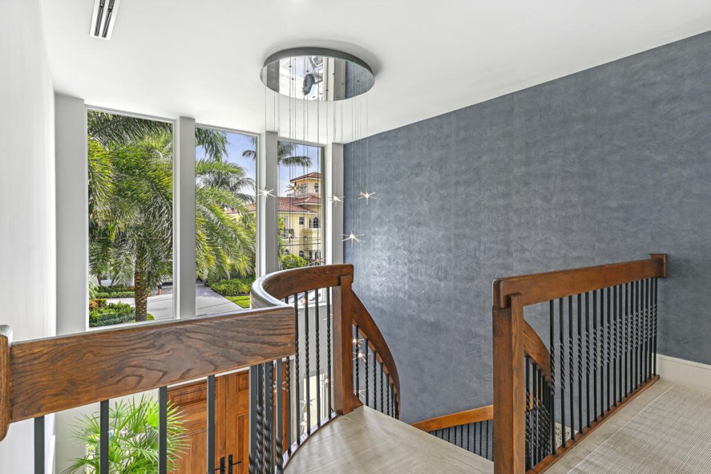 Waterfront New Build: Tropic Isle — image 3