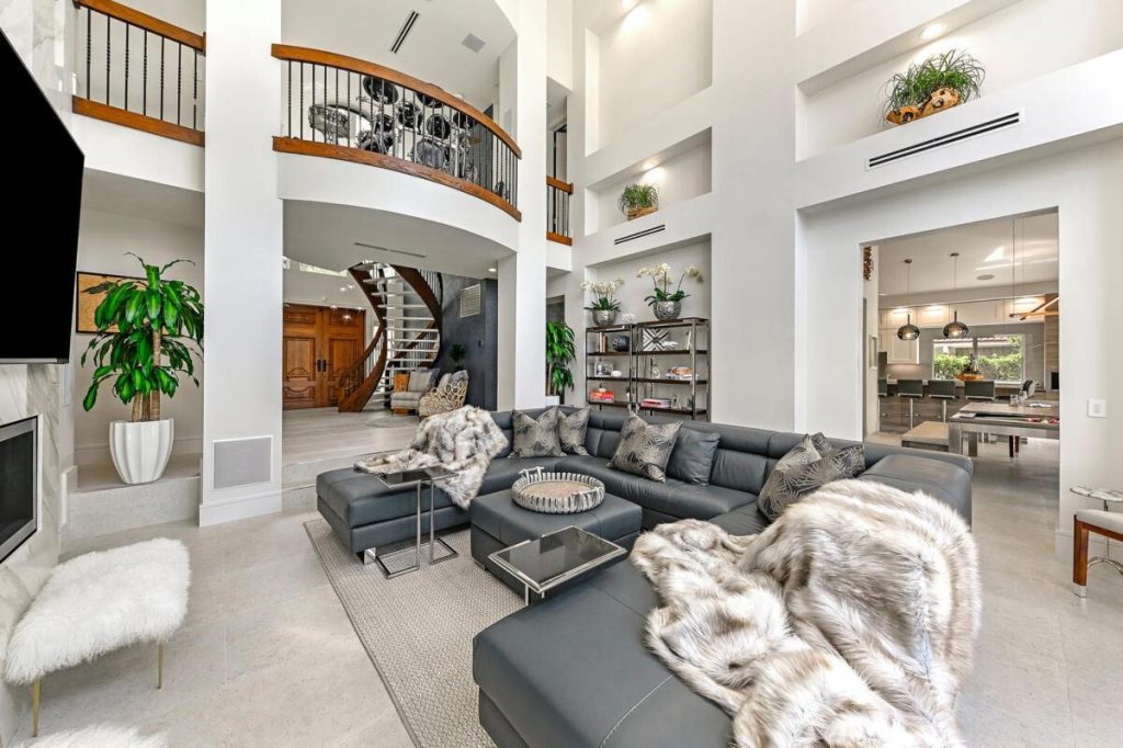 Waterfront New Build: Tropic Isle — image 14